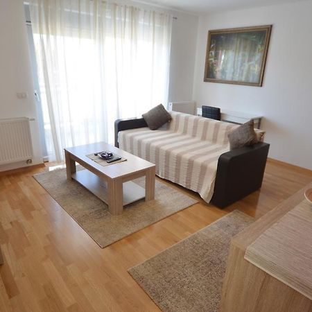 Apartment Dina 52 Ровинь Экстерьер фото