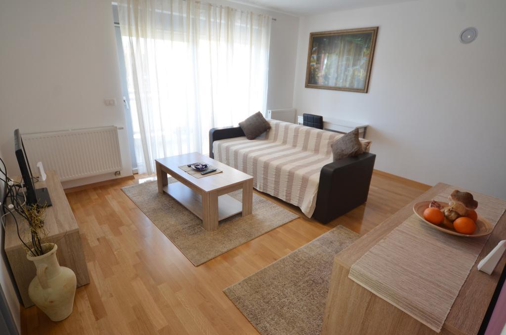 Apartment Dina 52 Ровинь Экстерьер фото