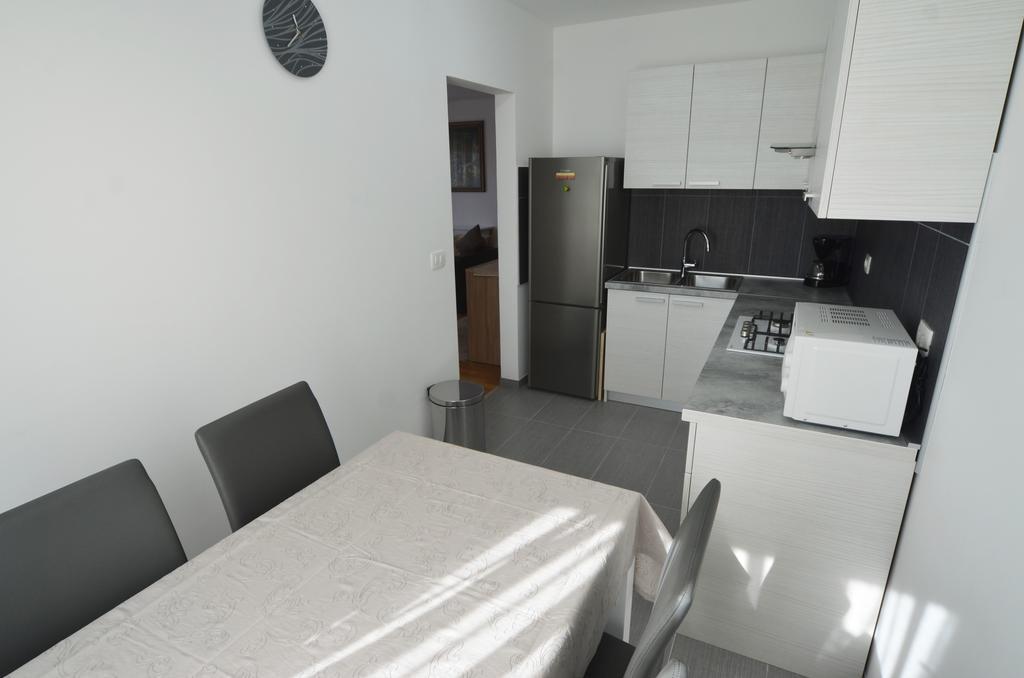 Apartment Dina 52 Ровинь Экстерьер фото
