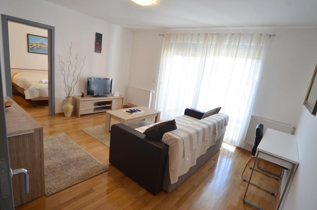 Apartment Dina 52 Ровинь Экстерьер фото